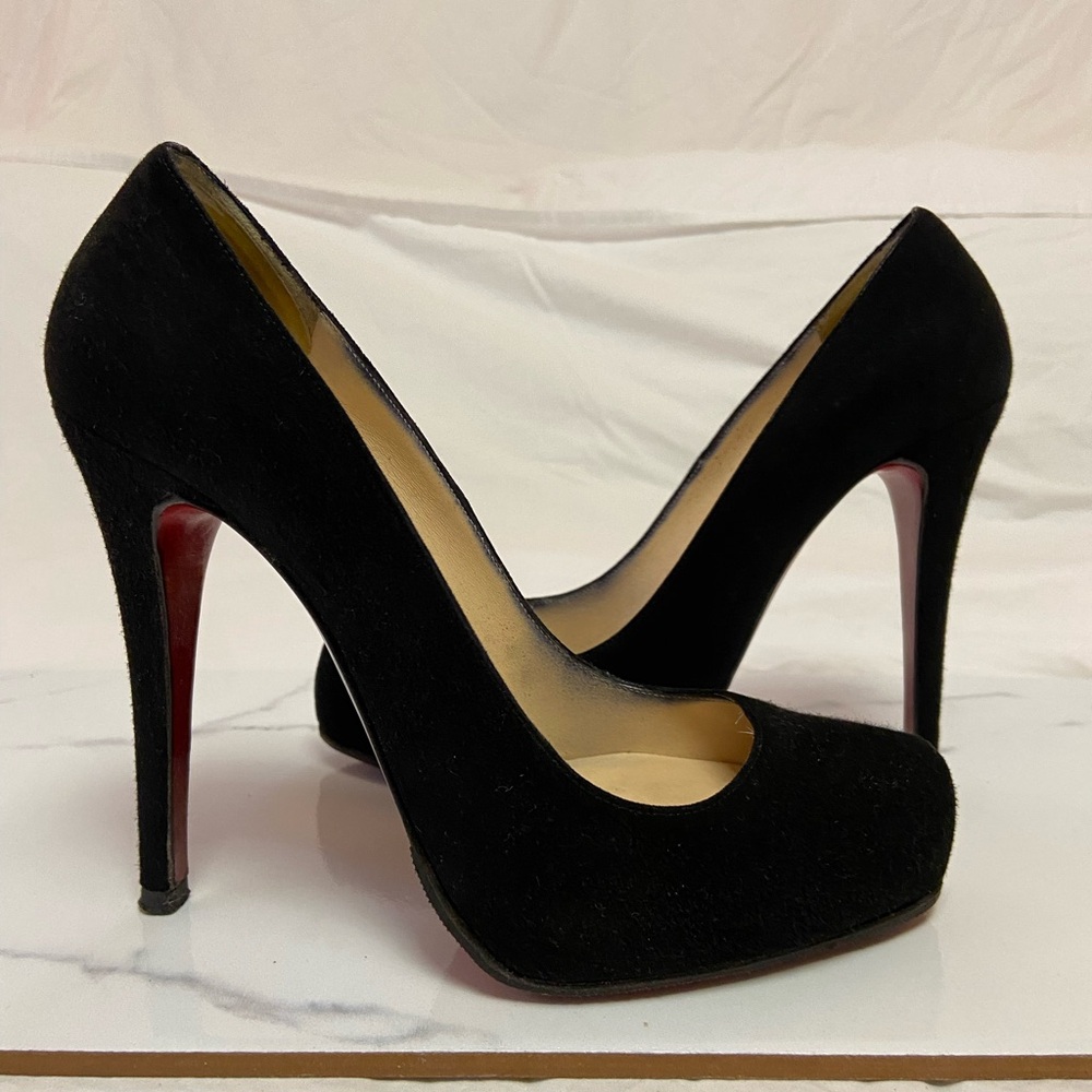 Christian Louboutin Black Suede Pump Size 7 1/2